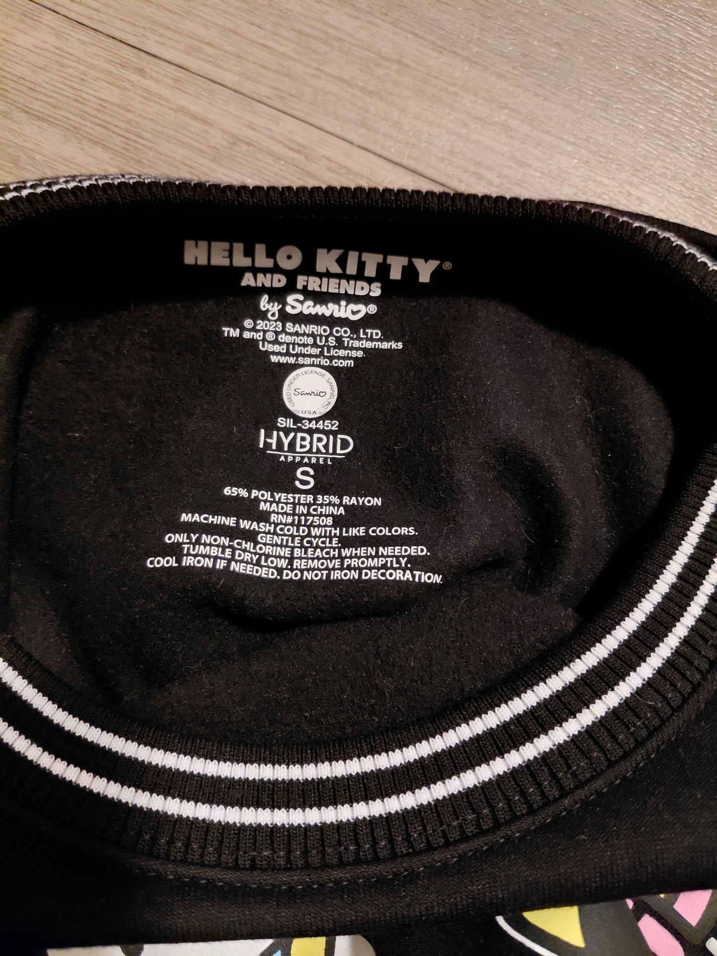 Hello kitty Sanrio Sweater ๐๐ธ