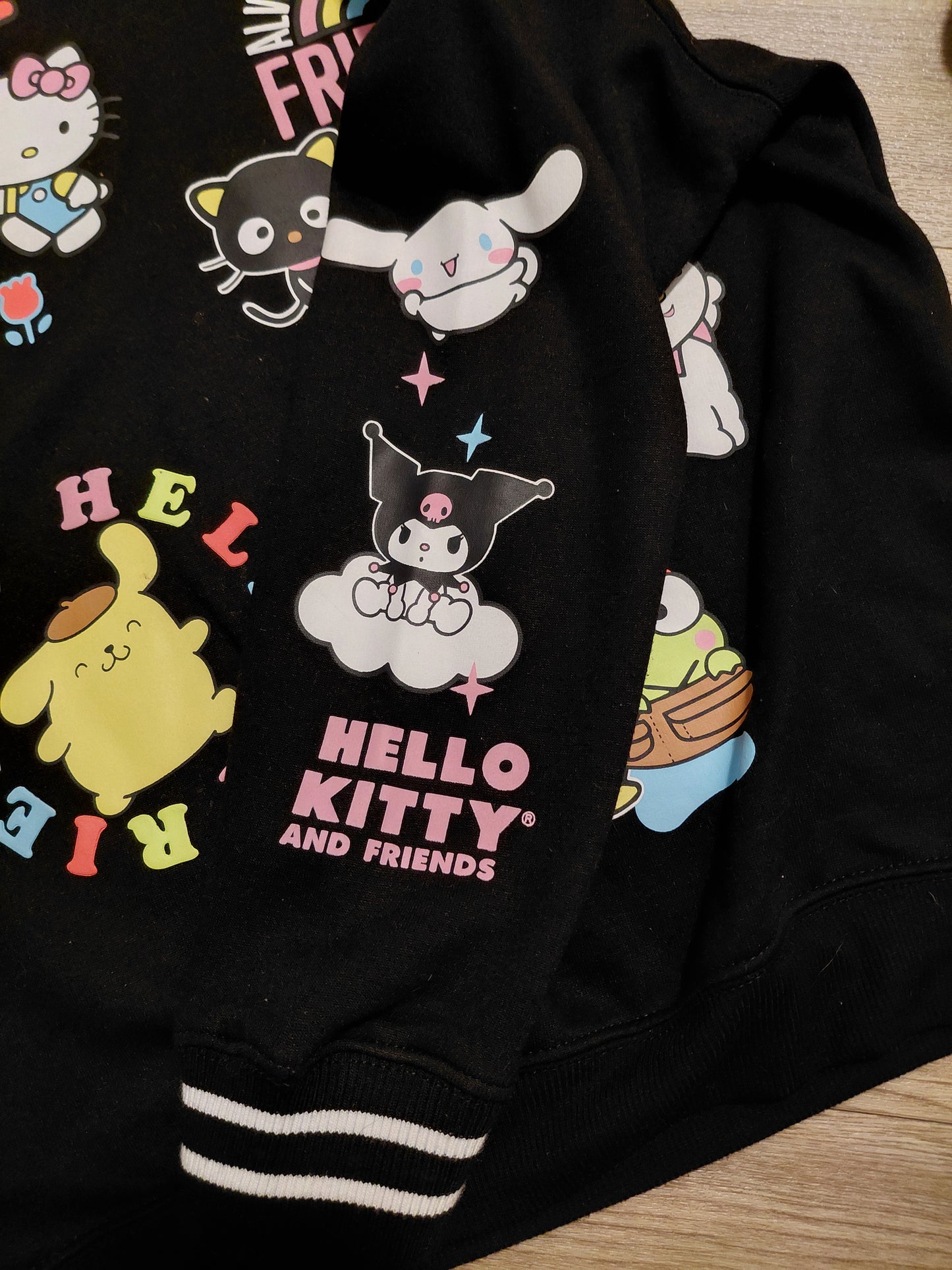Hello kitty Sanrio Sweater ๐๐ธ